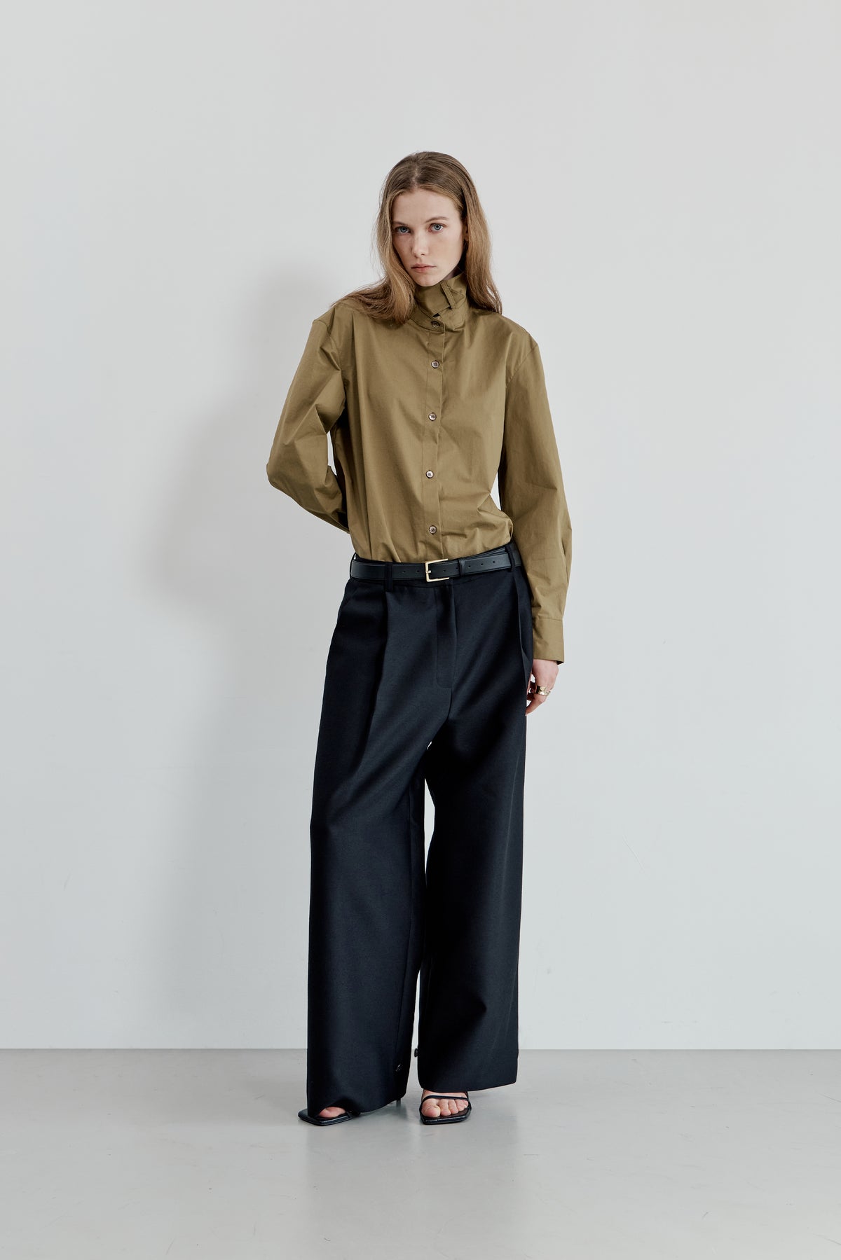 ENVER ONE-TUCK PANTS