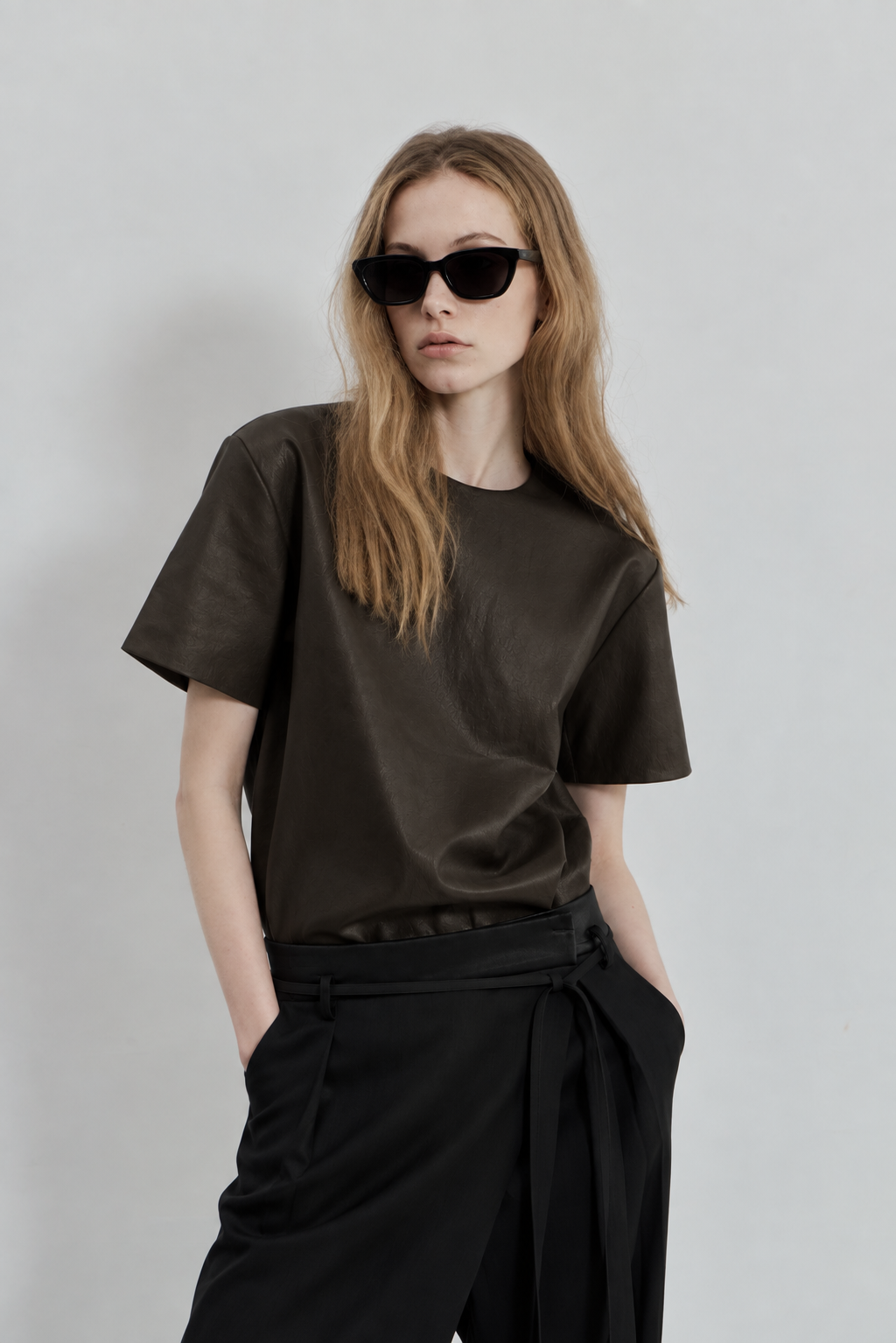 DELLA LEATHER HALF-SLEEVE TOP