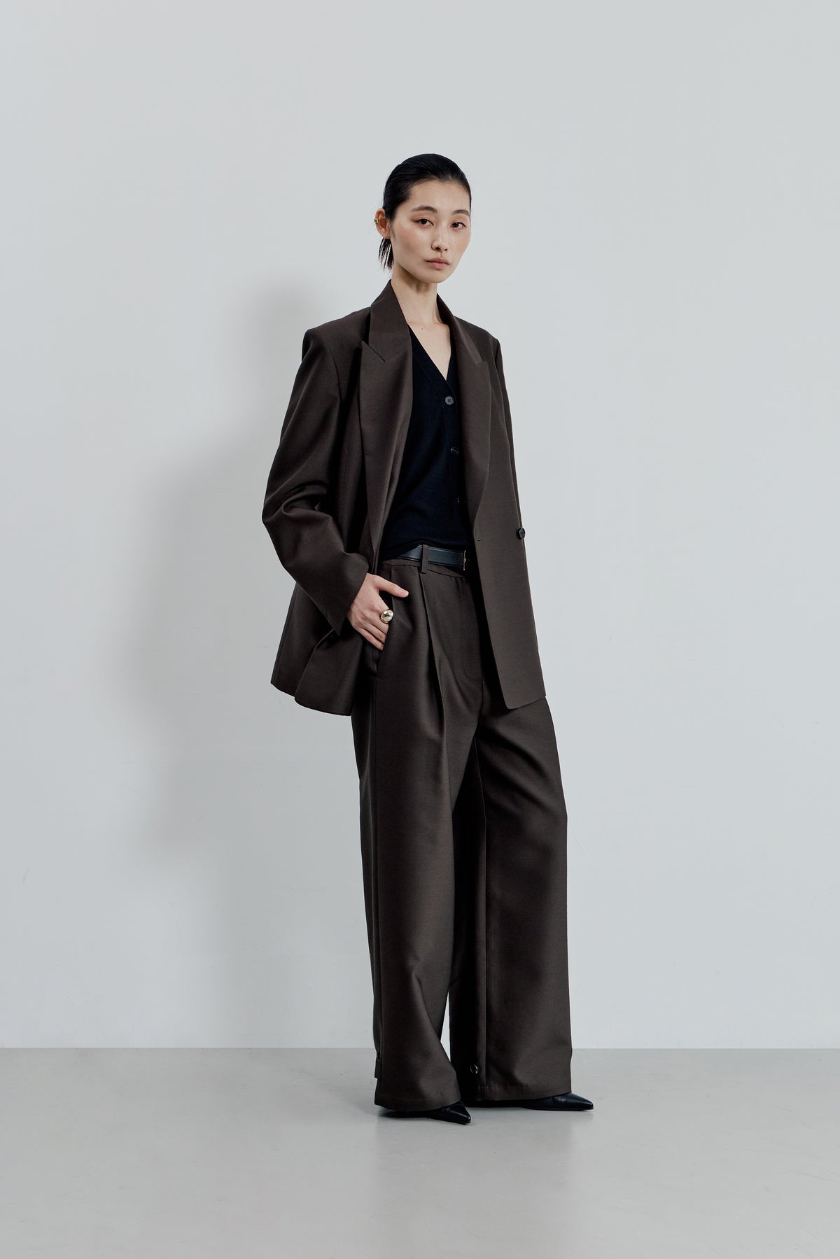 ENVER ONE-TUCK PANTS