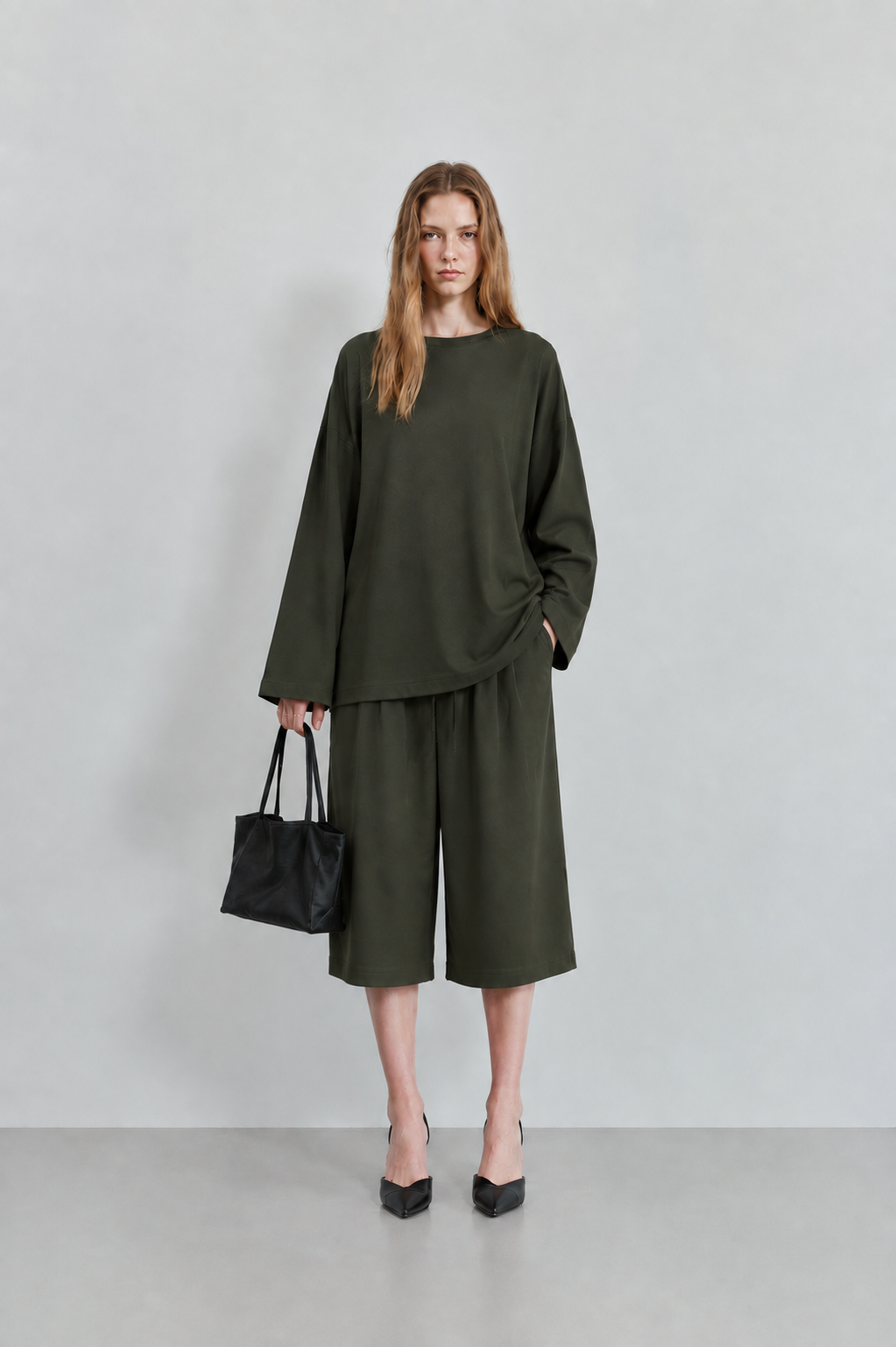 ARI BERMUDA TUCK PANTS