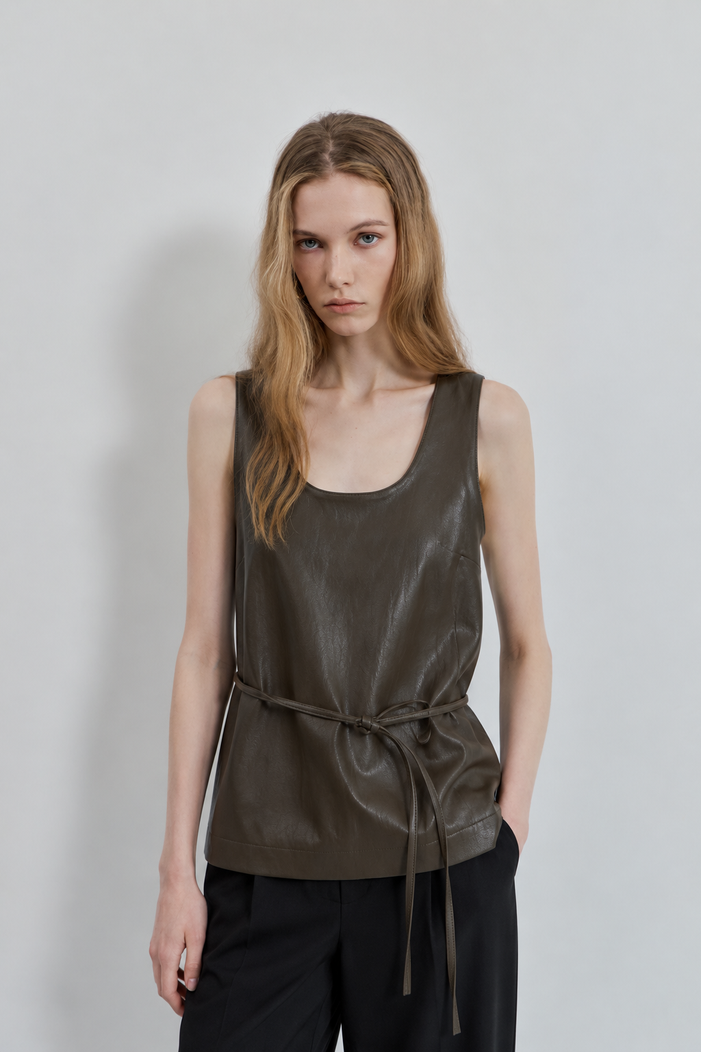 DELLA LEATHER SLEEVELESS
