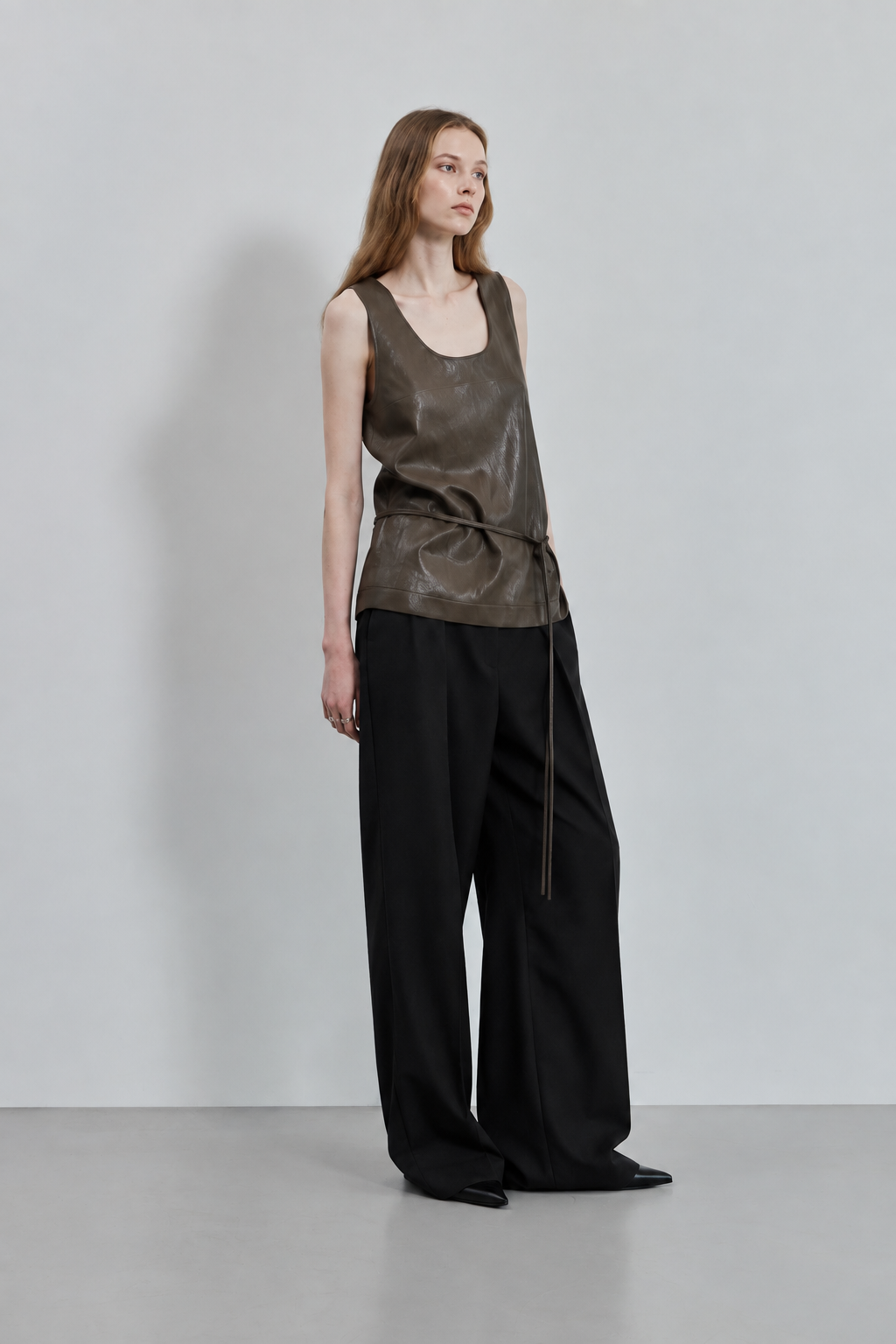 DELLA LEATHER SLEEVELESS