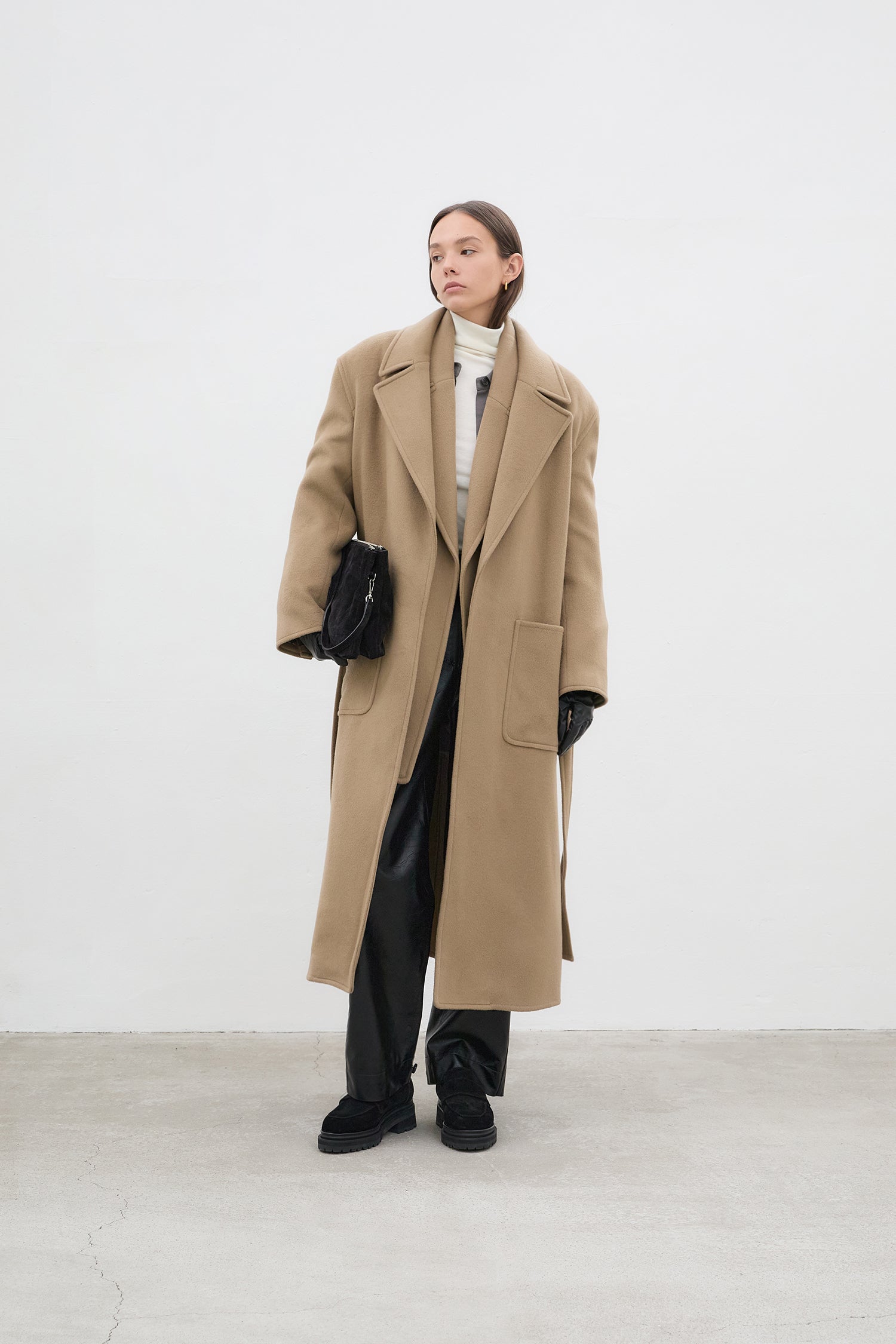 ON WOOL-CASHMERE HANDMADE LONG-COAT