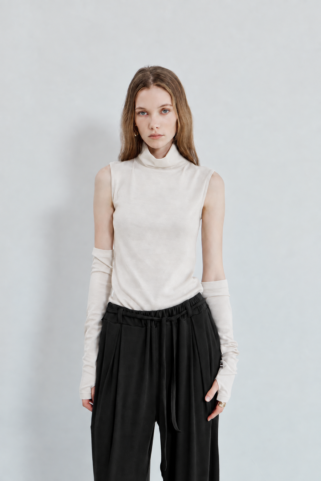 RETTE HIGH NECK SLEEVELESS T-SHIRT